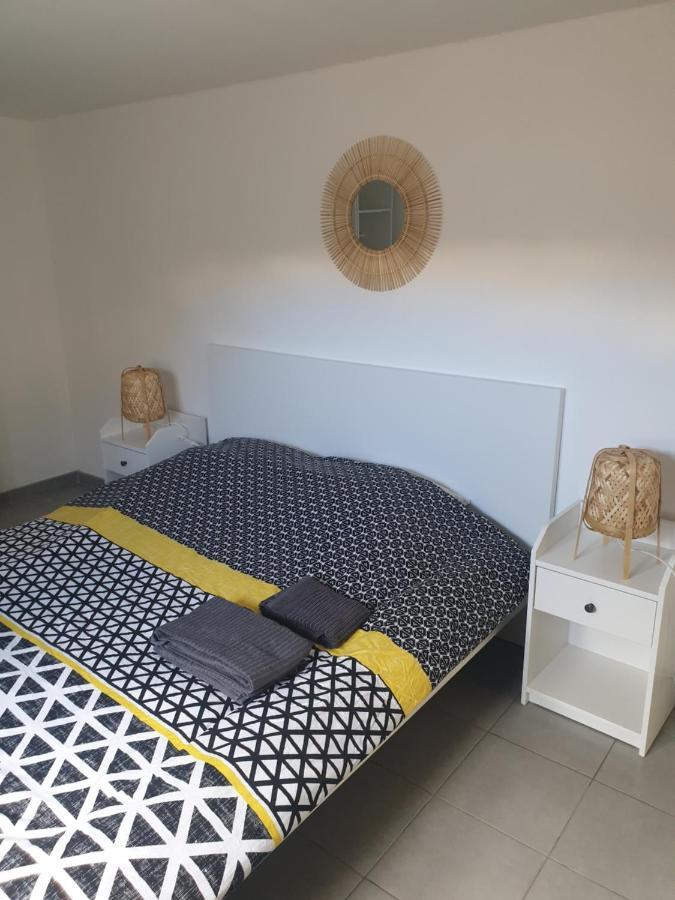 Logement Prive, Spacieux Et Moderne, Situe Entre Le Luberon, La Cote Marseillaise, La Provence Et Ses Richesses. Пертюи Экстерьер фото